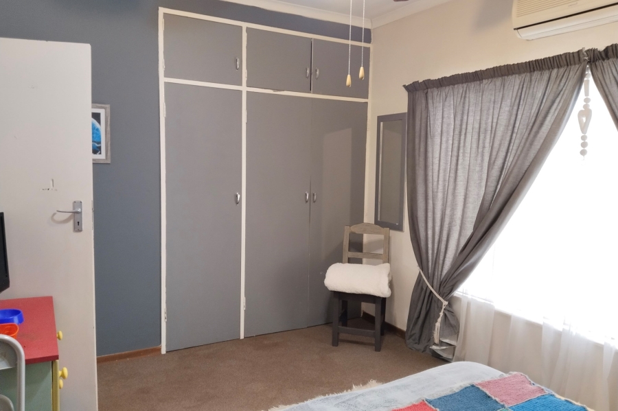 5 Bedroom Property for Sale in Meerhof North West